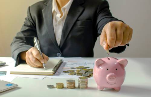 jak zhodnotit úspory, jak dostat finance pod kontrolu, kam investovat, investice od 1000 Kč,