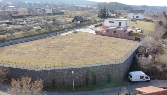 Building Plots – Prague–Lipence