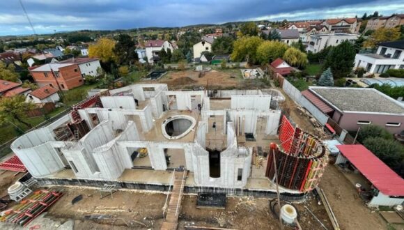 Bytový dům, stavební pozemky - Dolní Břežany